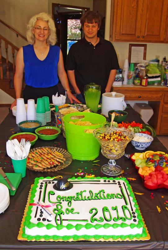 Joes Grad Party 02 Mom Joe Cake.JPG